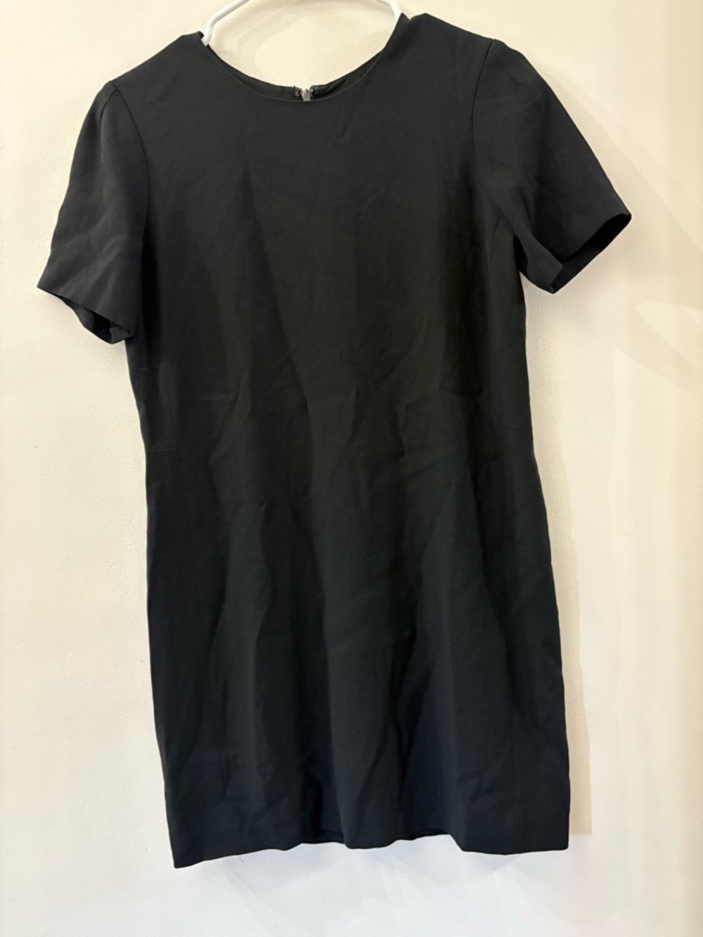 Babaton - Aritzia - Classic Short Sleeve Black Shift Dress - size 2
